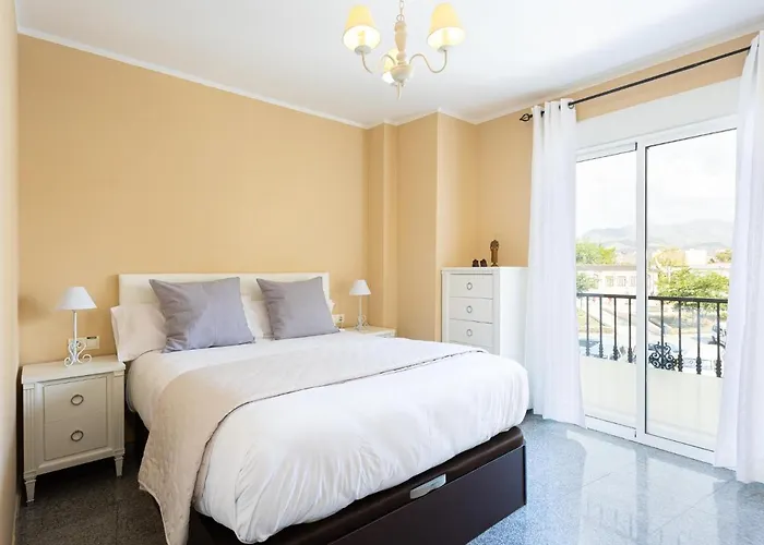 Holidays2Malaga Capuchino French Balcony & Smarttv